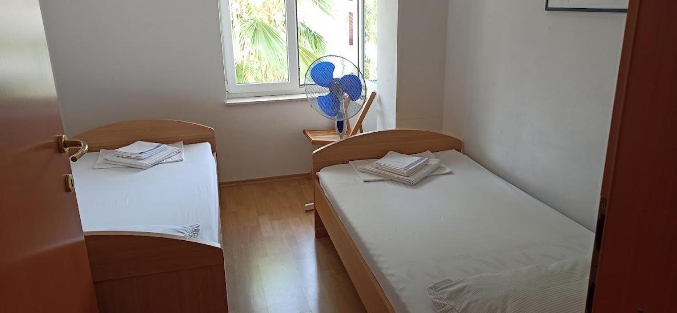 Apartmani Zulin Seget Vranjica Exteriör bild